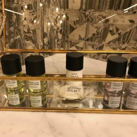 Palazzo Dei Grifoni - Luxury - 게스트하우스 산베네데토델트론토