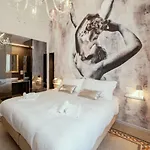 Gæstehus Palazzo Dei Grifoni - Luxury - 4*
